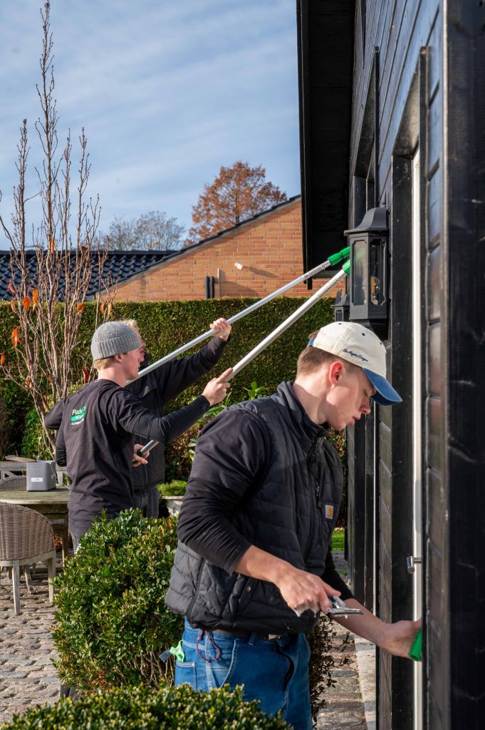 Vinduespudser på arbejde